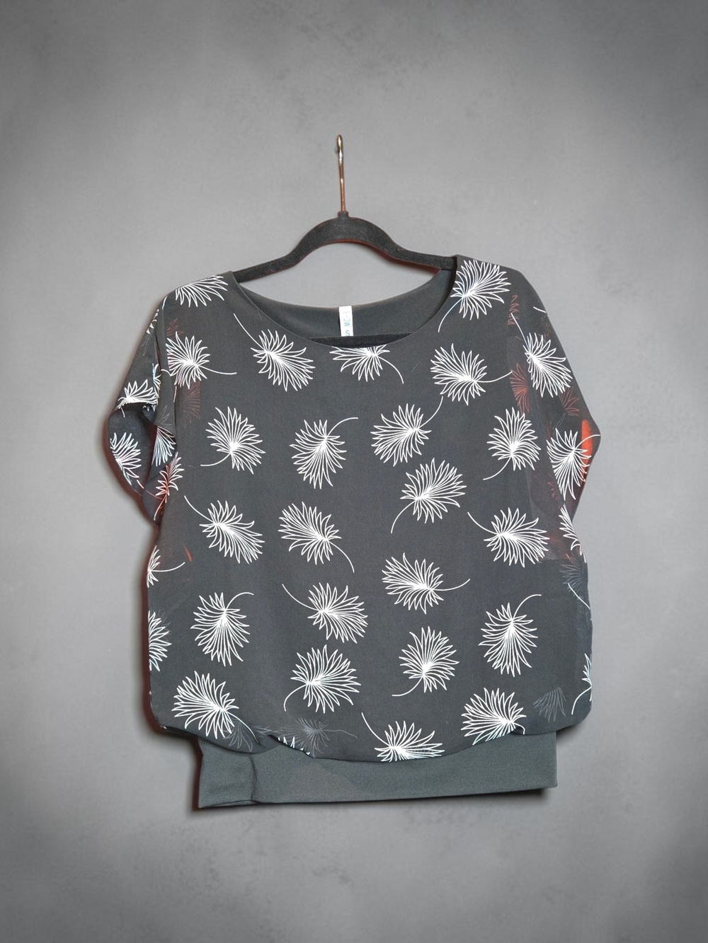 Women's Black Floral-Print Short Sleeve Blouse
